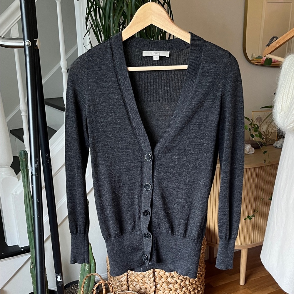 LOFT Charcoal Gray V‑Neck Button Cardigan XS